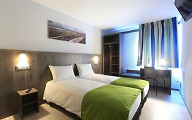 Brit Hotel Calais 3*